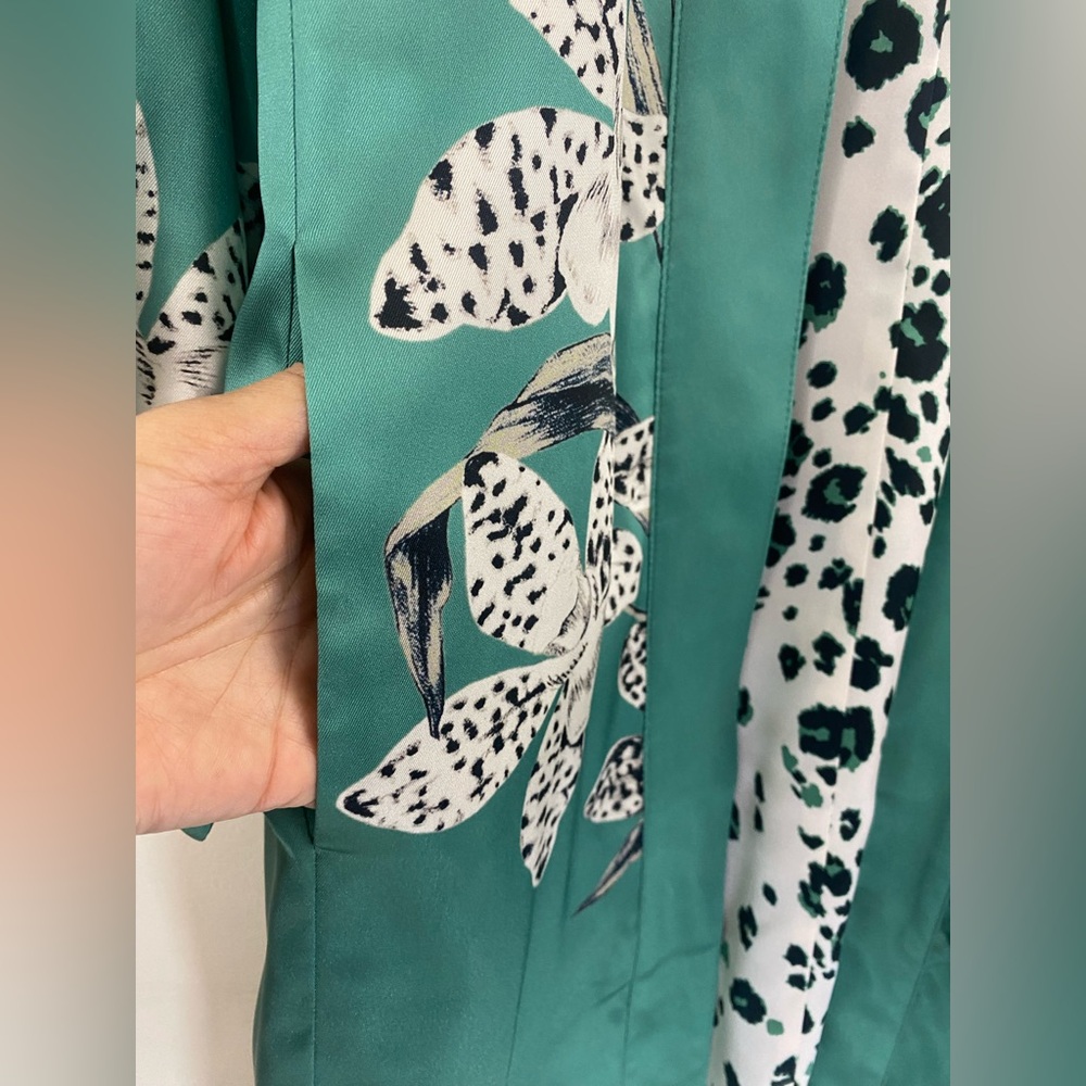 Chicos Reversible Floral To Animal-Print Duster Jacket size size 2 (12-14) - Picture 9 of 14